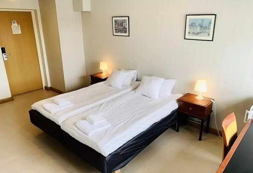 هتل Li Uninen Kotka