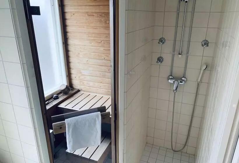 هتل Li Uninen Kotka