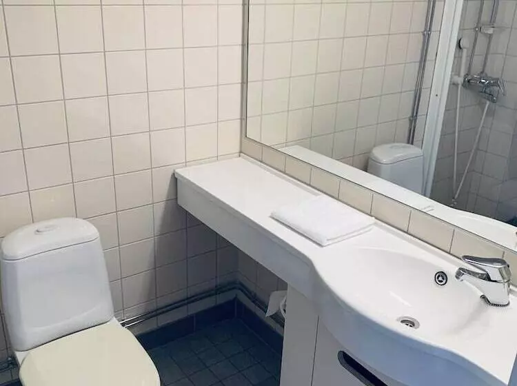 هتل Li Uninen Kotka