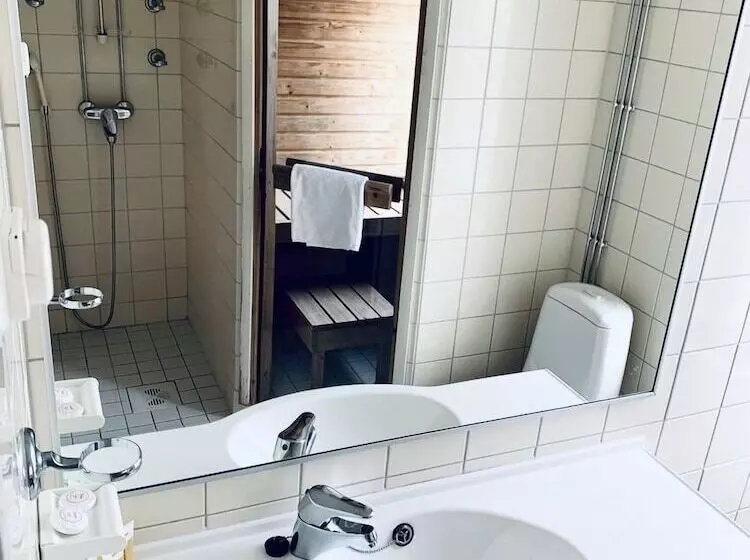 هتل Li Uninen Kotka