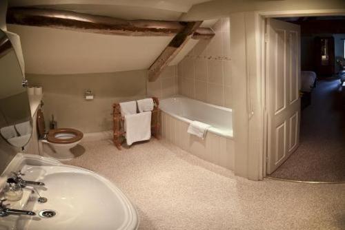 Отель Neeld Arms