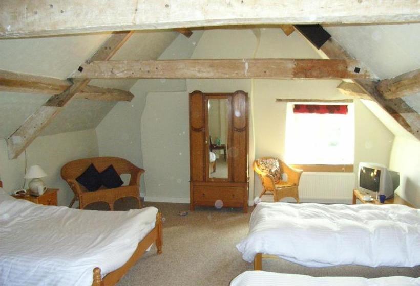 Отель Neeld Arms