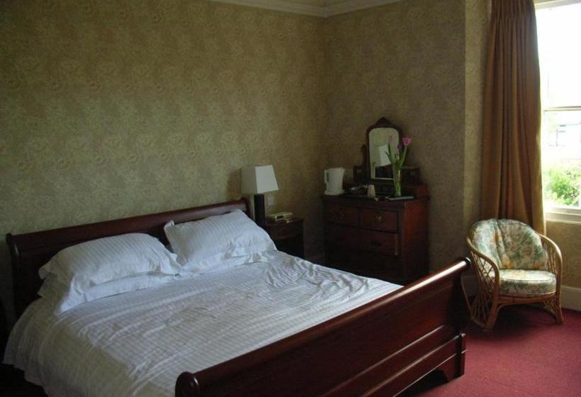 Отель Neeld Arms