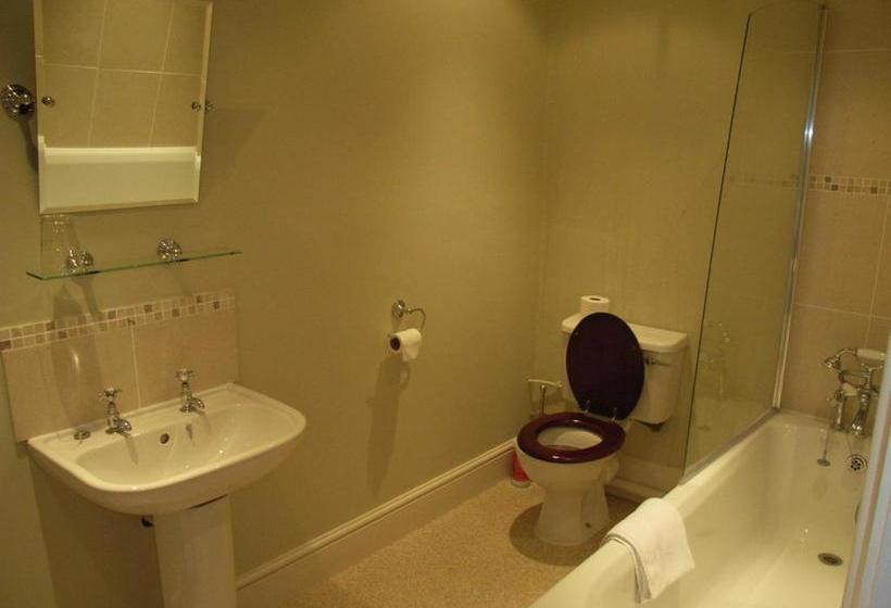 Отель Neeld Arms