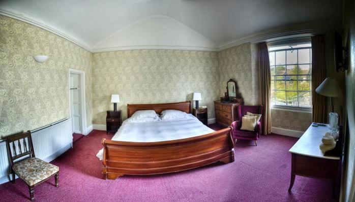 Отель Neeld Arms