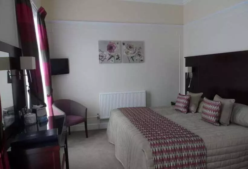 Hotel Phyllis Court Members Club