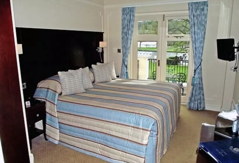 Hotel Phyllis Court Members Club