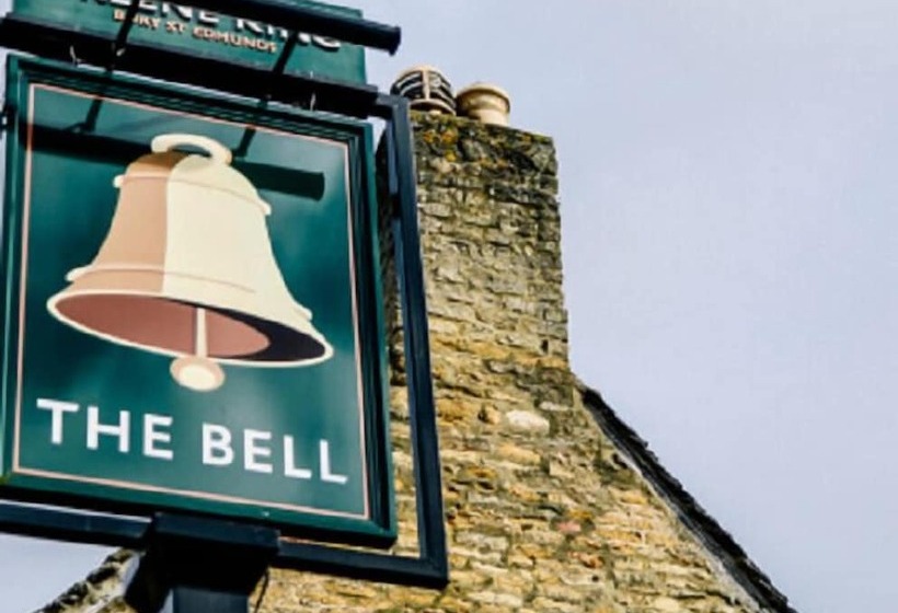 בית מלון כפרי The Bell Inn Charlbury