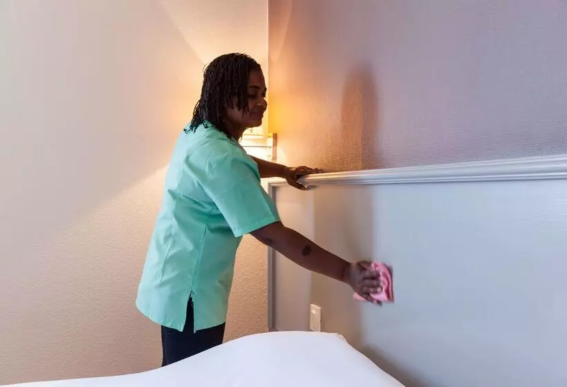 酒店 The Originals City, Hôtel Le Louisiane, Belfort Sud