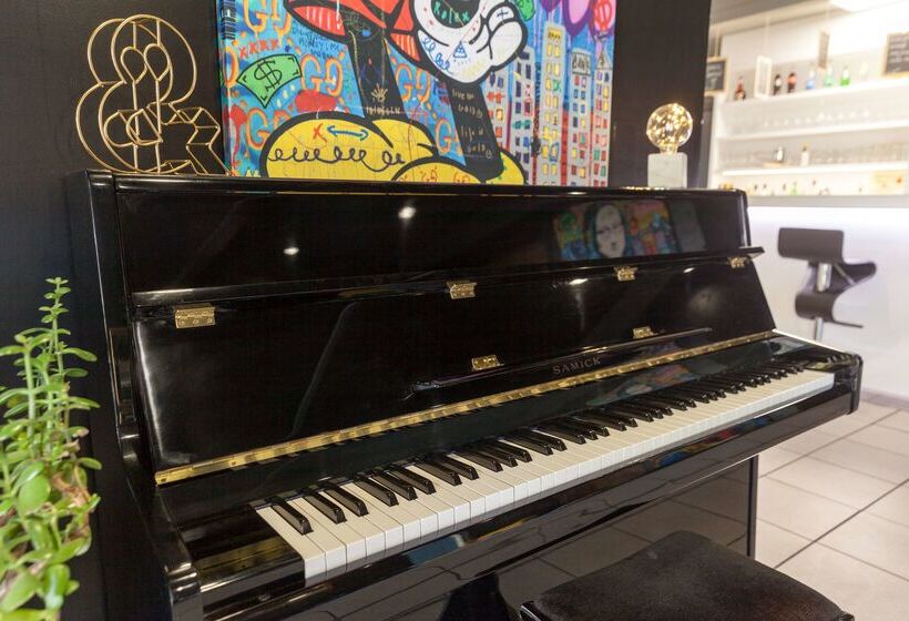 Отель The Originals City, Hôtel Le Louisiane, Belfort Sud