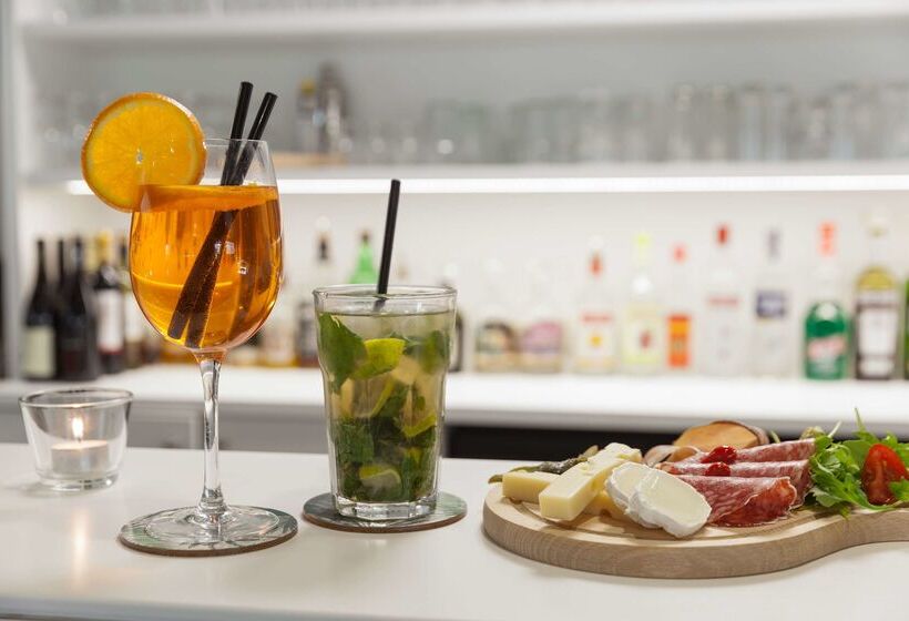 Отель The Originals City, Hôtel Le Louisiane, Belfort Sud