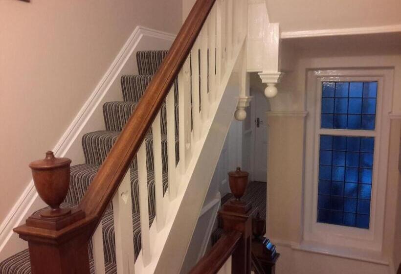 فندق The Sandrock