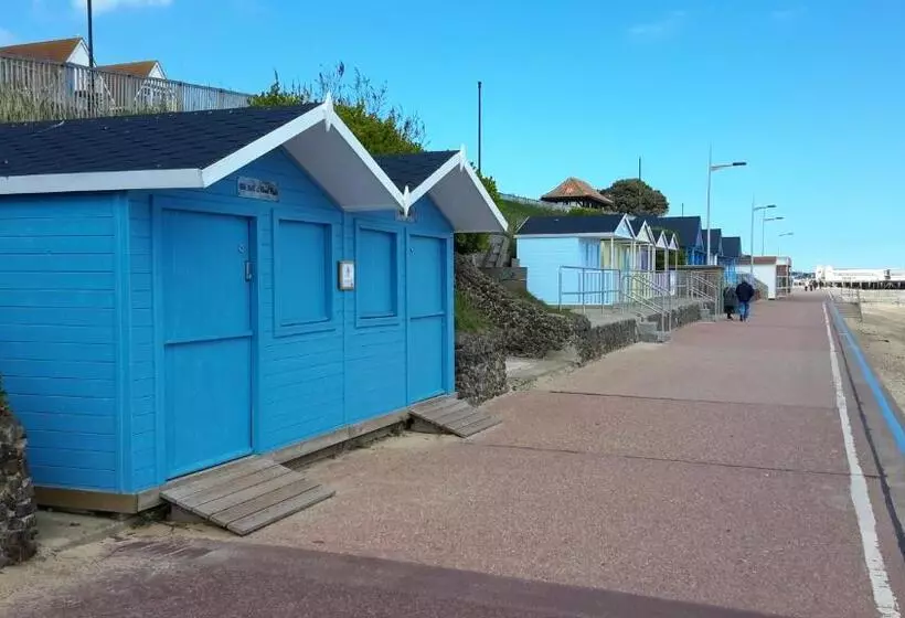 Отель The Sandrock