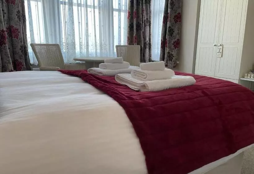 Отель The Sandrock