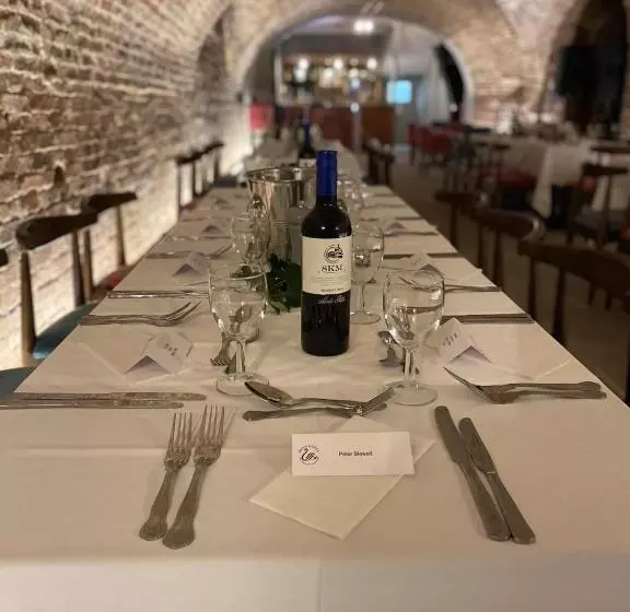 The Swan Hotel, Alresford