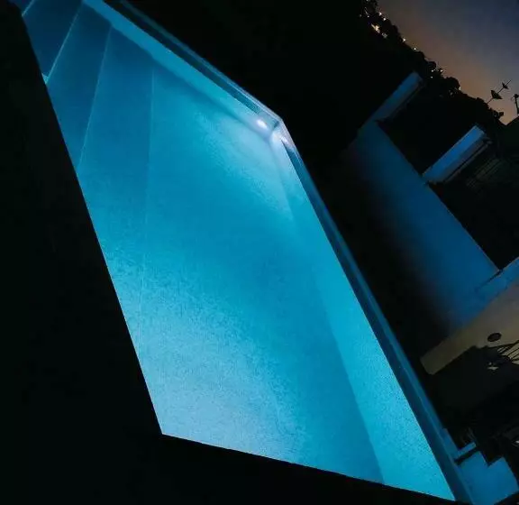 Casa Con Piscina Y Pista De Tenis