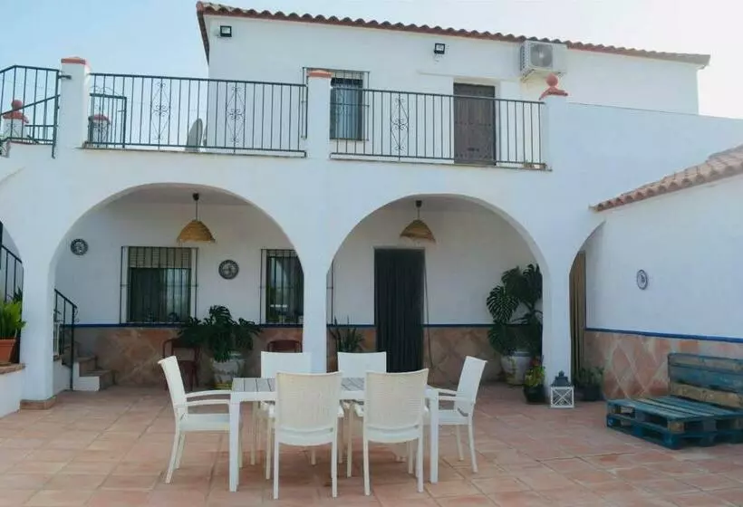 Casa Con Piscina Y Pista De Tenis