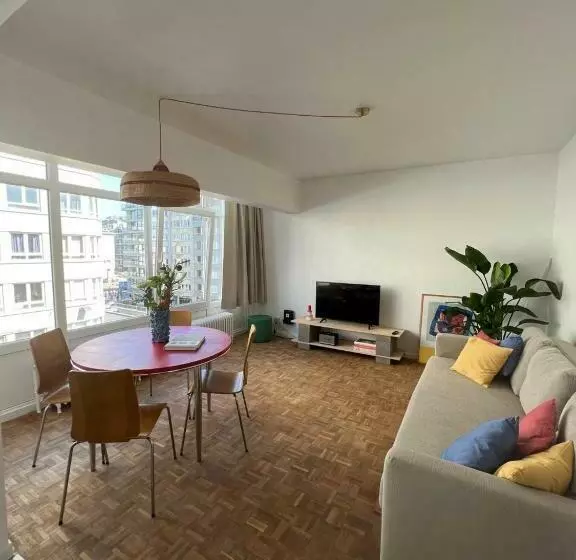 Centrally Located Apartment Close To The Beach