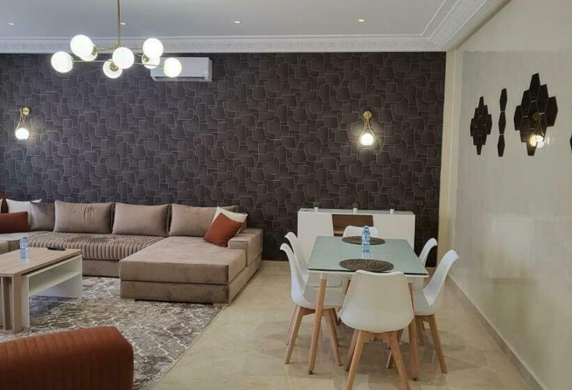 Charming New Large Luxurious Apartment