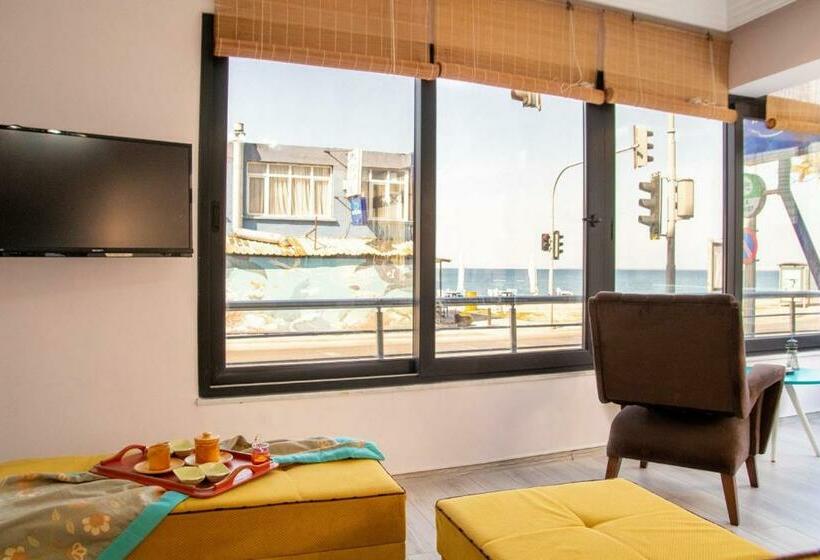 Colorful Apartment With Sea View Near Sea In Guzelbahce Izmir