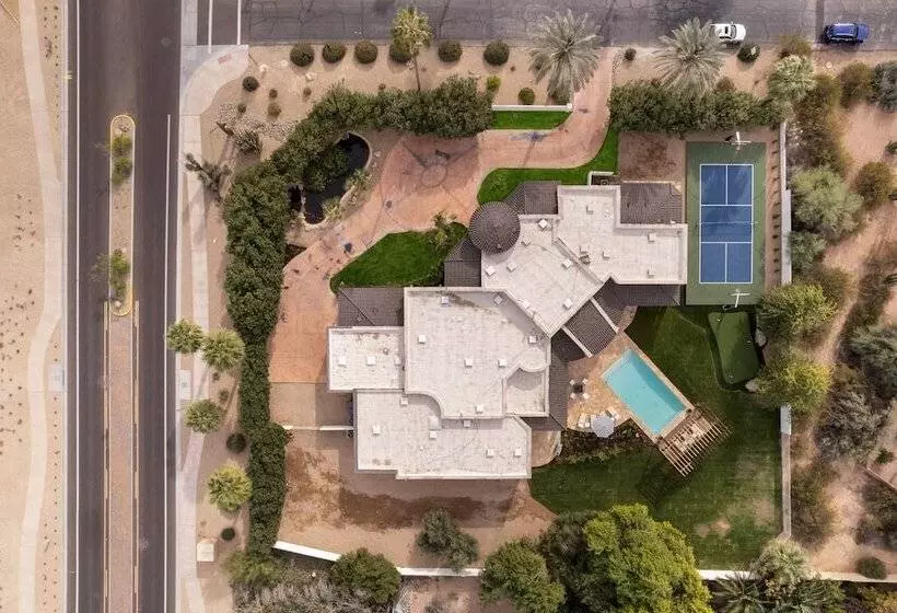 Farrier By Avantstay Spectacular 7br Mediterranean Style Estate W Pool