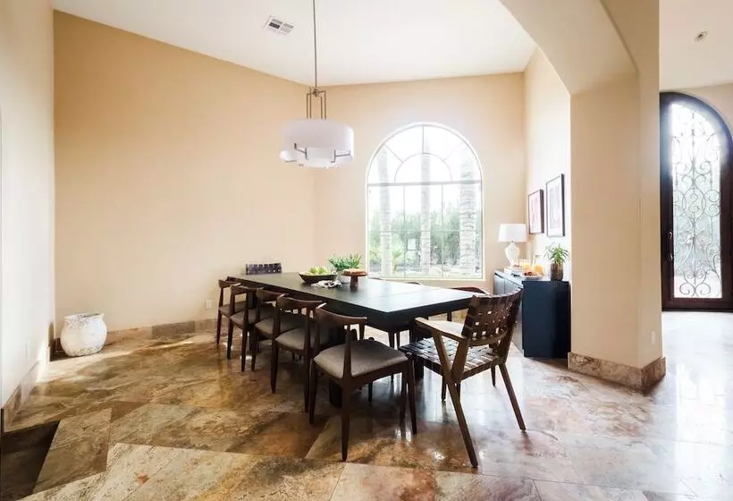 Farrier By Avantstay Spectacular 7br Mediterranean Style Estate W Pool