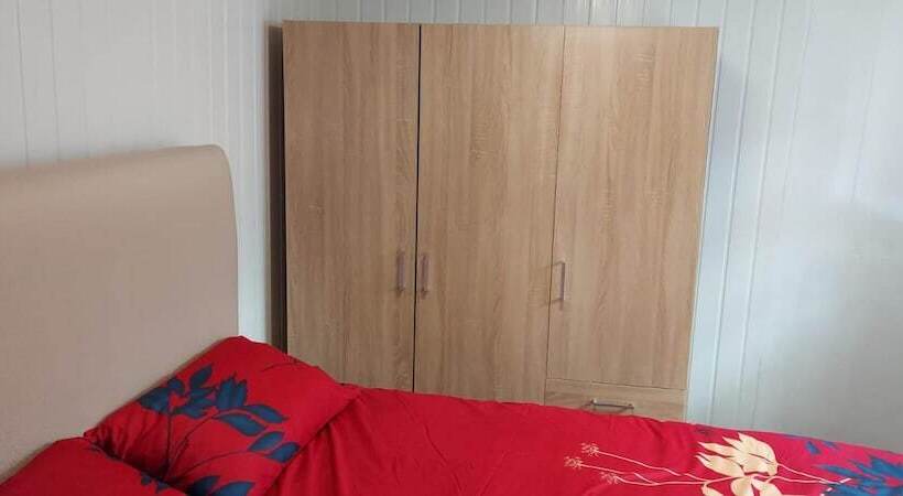 Lovely 3 Bed Apartment In Parkgate Rotherham