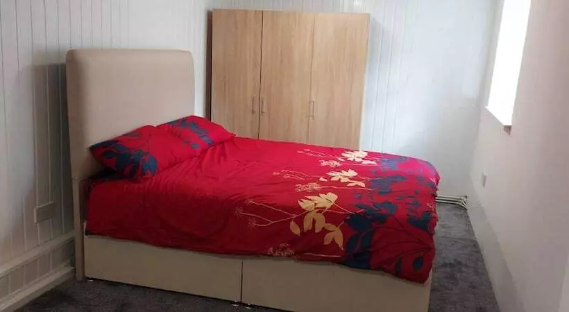 Lovely 3 Bed Apartment In Parkgate Rotherham