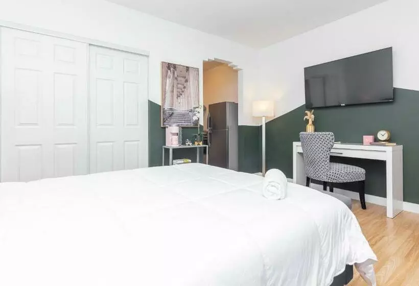 Home Midtown Miami   Wynwood Area With Backyard   Art District Near To Beach