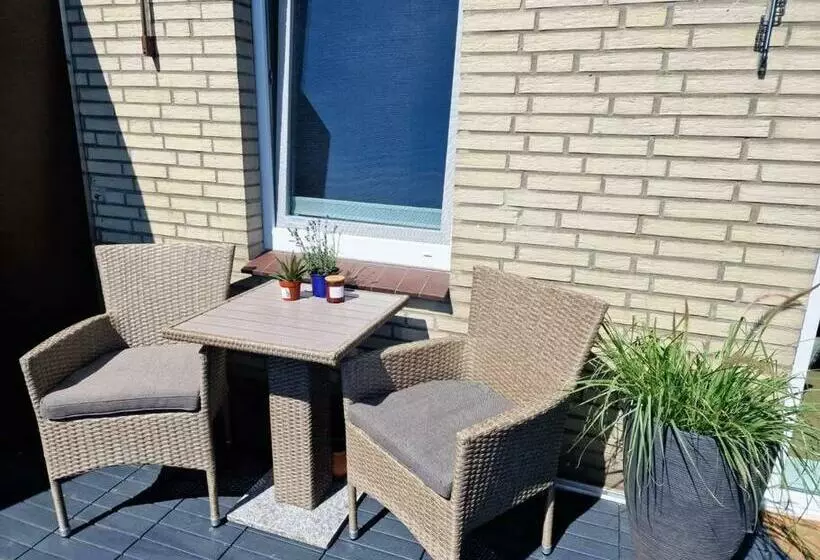 Stylische Wohnung Mit Weitblick Und Großem Balkon