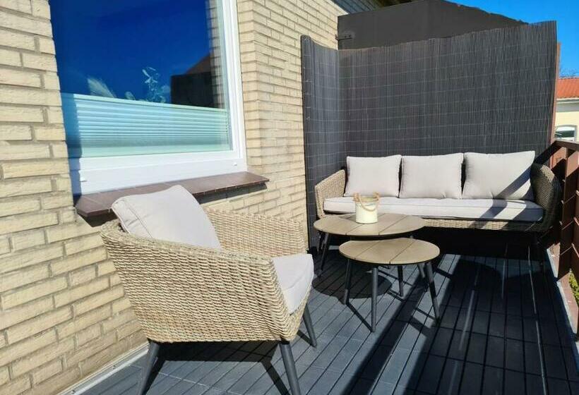 Stylische Wohnung Mit Weitblick Und Großem Balkon