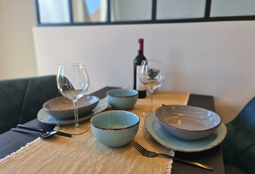 Stylische Wohnung Mit Weitblick Und Großem Balkon