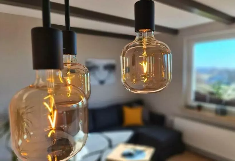 Stylische Wohnung Mit Weitblick Und Großem Balkon