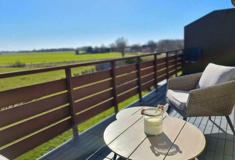 Stylische Wohnung Mit Weitblick Und Großem Balkon