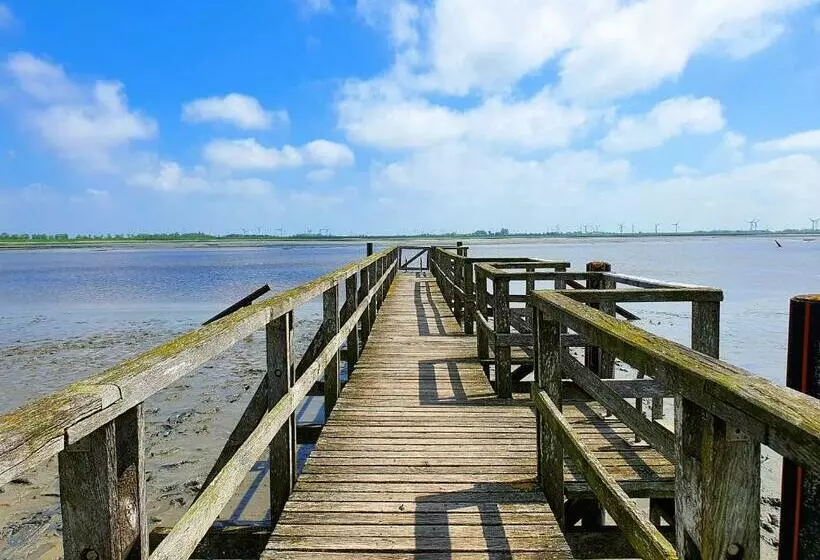 Stylische Wohnung Mit Weitblick Und Großem Balkon