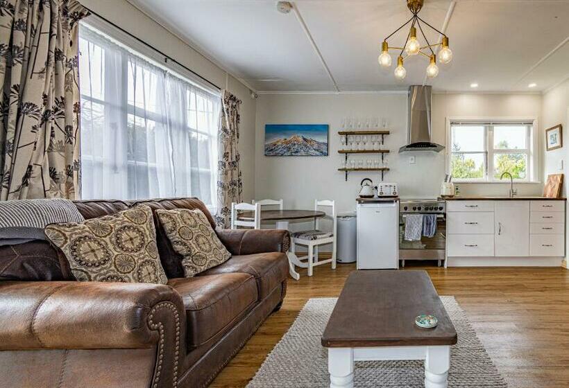The Fantail   Ohakune Holiday Cottage