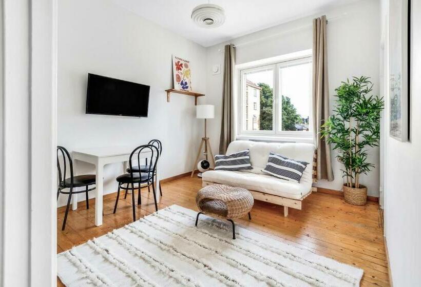 Wehost Colorful Studio Next To Park Puijonpuistikko In Vallila Neighborhood