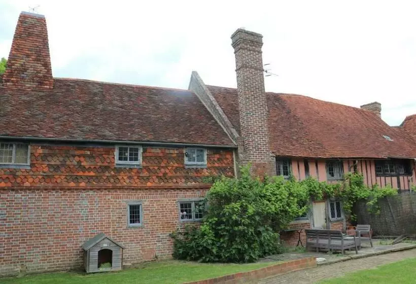 Delightful 4bd Home Full Of Flair Edenbridge Kent