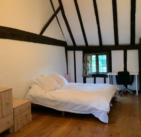 Delightful 4bd Home Full Of Flair Edenbridge Kent