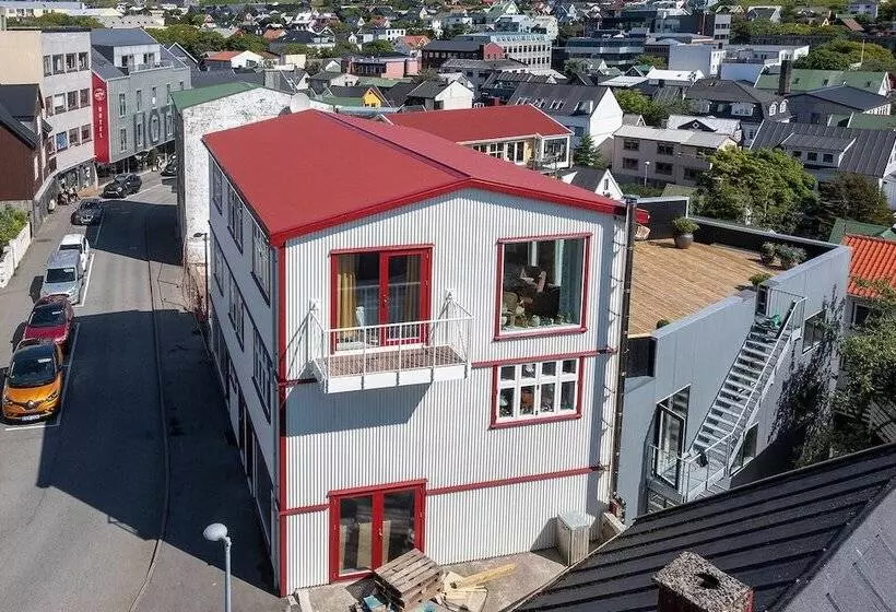 Downtown   Retro Decor   Stunning Views   Terrace