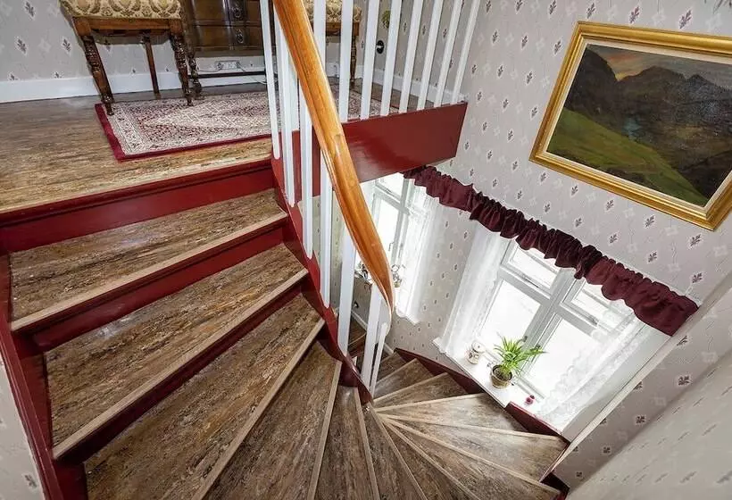 Downtown   Retro Decor   Stunning Views   Terrace