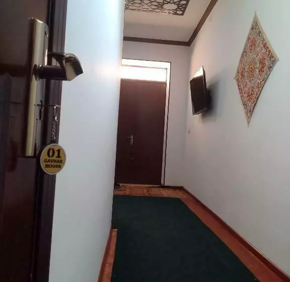 پانسیون Gavhar House