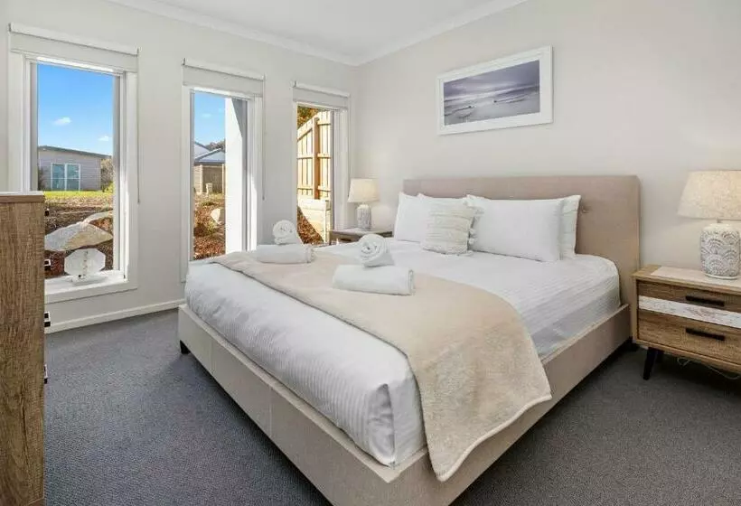 Seaslife   A Moment From The Beach