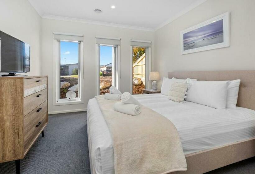 Seaslife   A Moment From The Beach