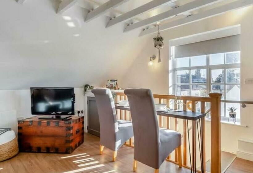 Studio Flat In Heritage Triangle, Diss