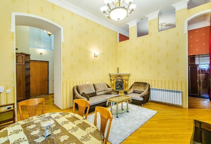Targovu Centre 3 Room. Duplex Home