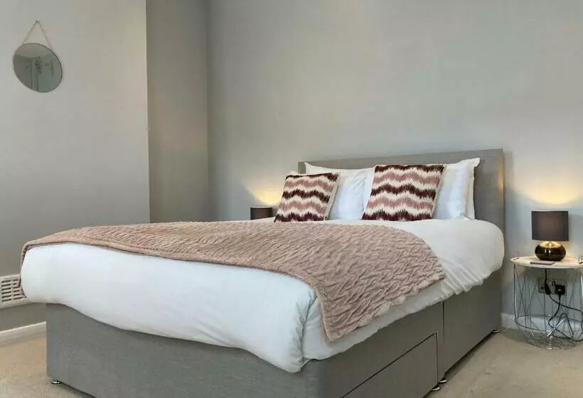 Tynwald Beachside Town House, West Kirby By Rework Accommodation