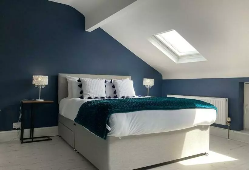 Tynwald Beachside Town House, West Kirby By Rework Accommodation