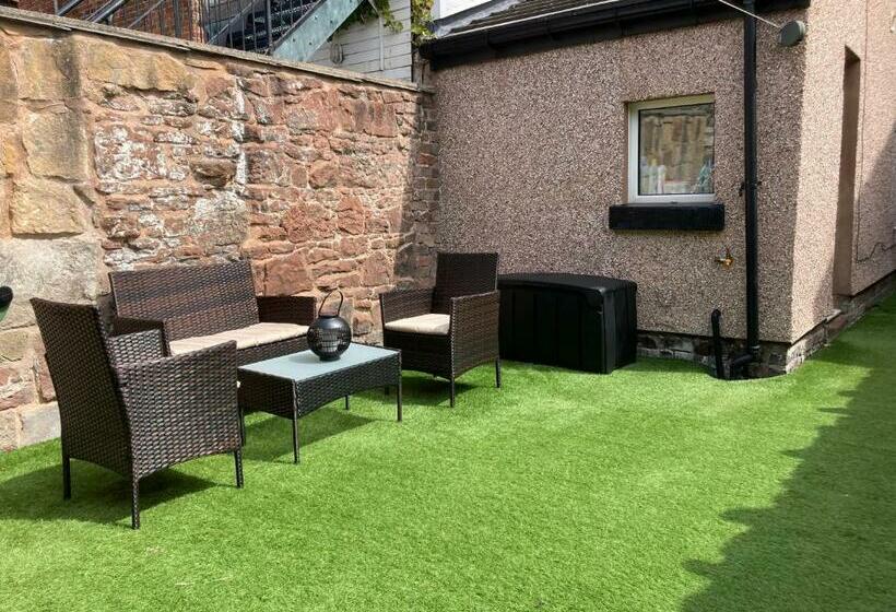 Tynwald Beachside Town House, West Kirby By Rework Accommodation