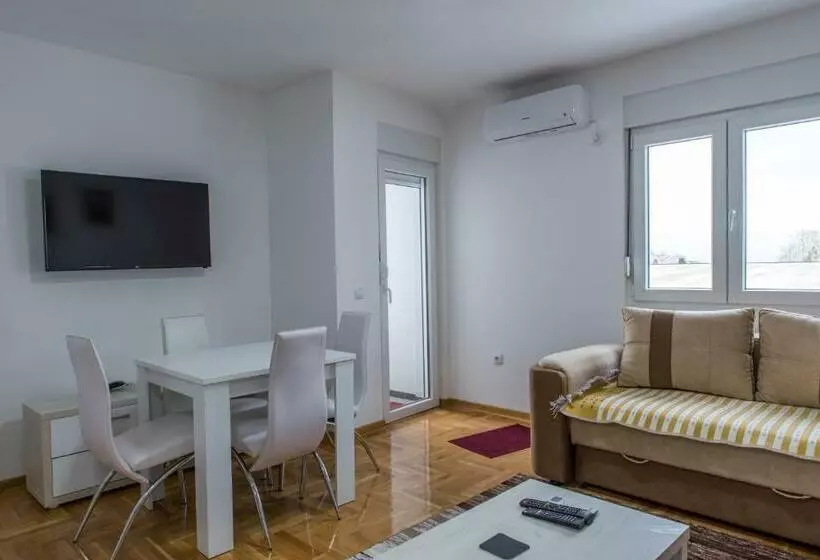 Apartmani Central 8 & Free Parking